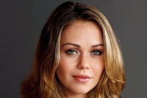 Alexis Dziena