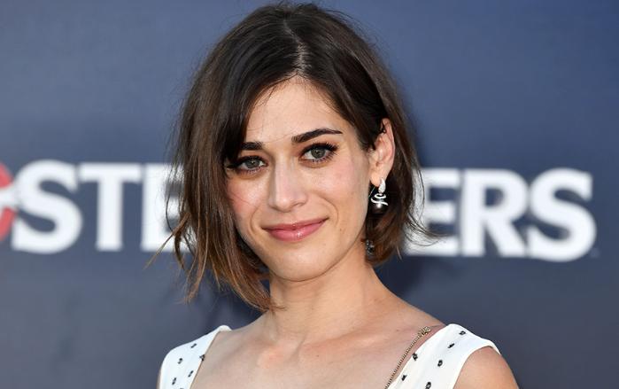 Lizzy Caplan Body Measurements, Height, Weight, Bra Size, Shoe Size