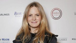 Jennifer Jason Leigh