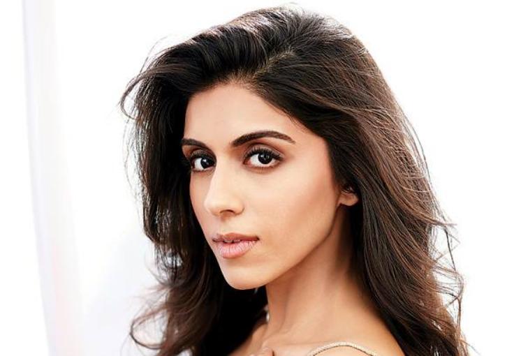 Zoa Morani Phone Number, House Address, Email ID, Contact Details