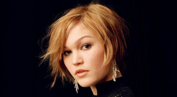 Julia Stiles Phone Number, Fan Mail Address, Email ID, Contact Details