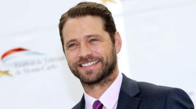 Jason Priestley Body Measurements, Height, Weight, Shoe Size, Family