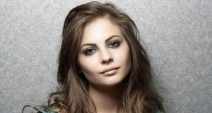 Willa Holland