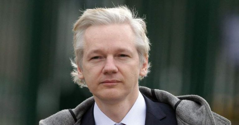 Julian Assange Body Measurements, Height, Weight, Shoe Size