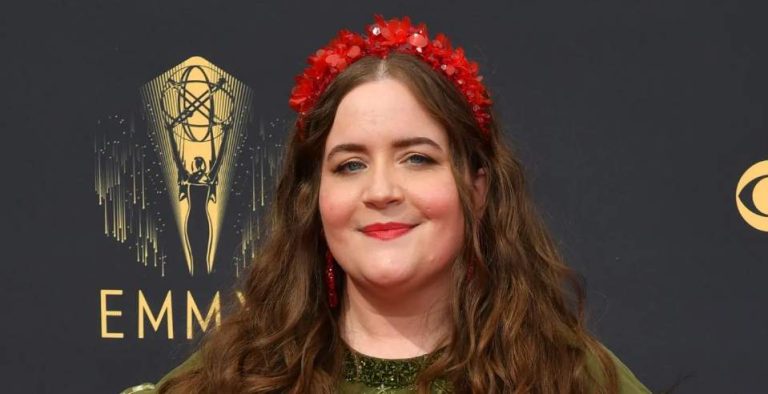 Aidy Bryant Body Measurements, Height, Weight, Bra Size, Shoe Size