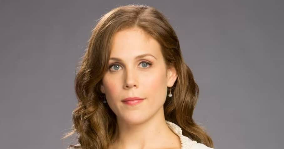 Erin Krakow Body Measurements, Height, Weight, Bra Size, Shoe Size