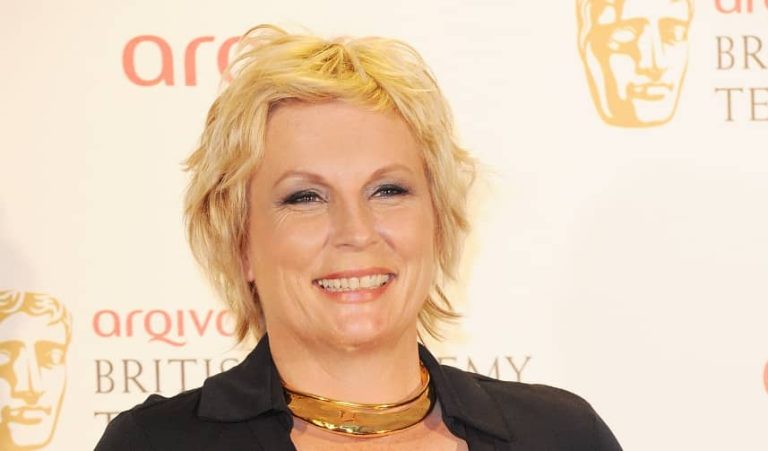 Jennifer Saunders Body Measurements, Height, Weight, Bra Size, Shoe Size