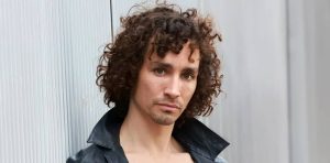 Robert Sheehan