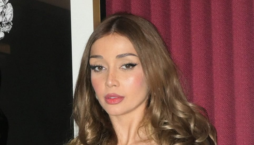 Elnaz Golrokh Elnaz Golrokh