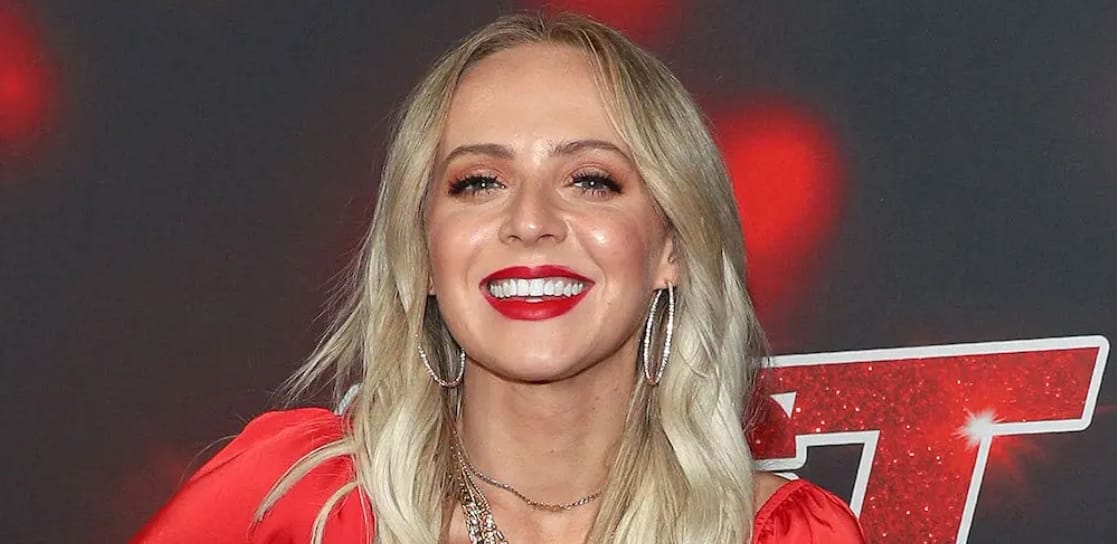 Madilyn Bailey Madilyn Bailey