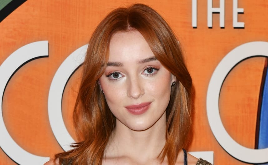Phoebe Dynevor Phoebe Dynevor