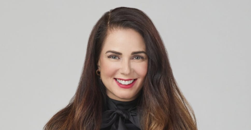 Mia Kirshner
